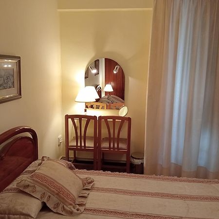 Habitacion Matrimonial Centro Ciudad Oviedo Bagian luar foto