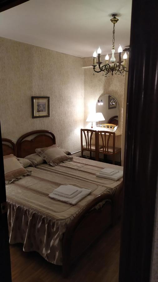Habitacion Matrimonial Centro Ciudad Oviedo Bagian luar foto